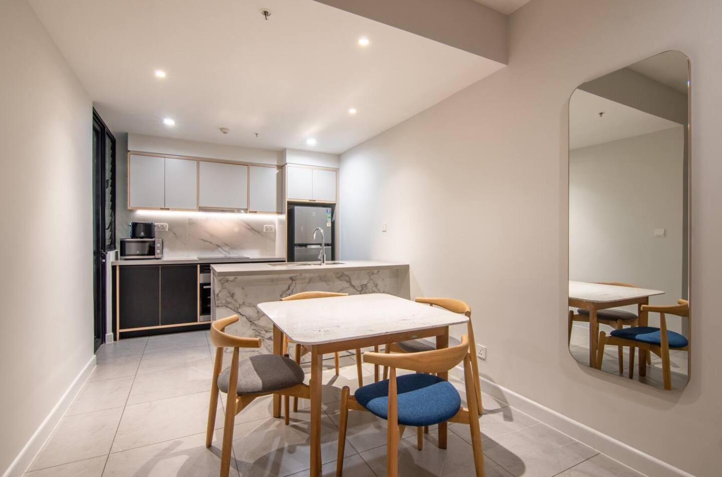 Luxury 2 Or 3br In Dist 1 N Pool, Gym, Airport Pickup Căn hộ *
