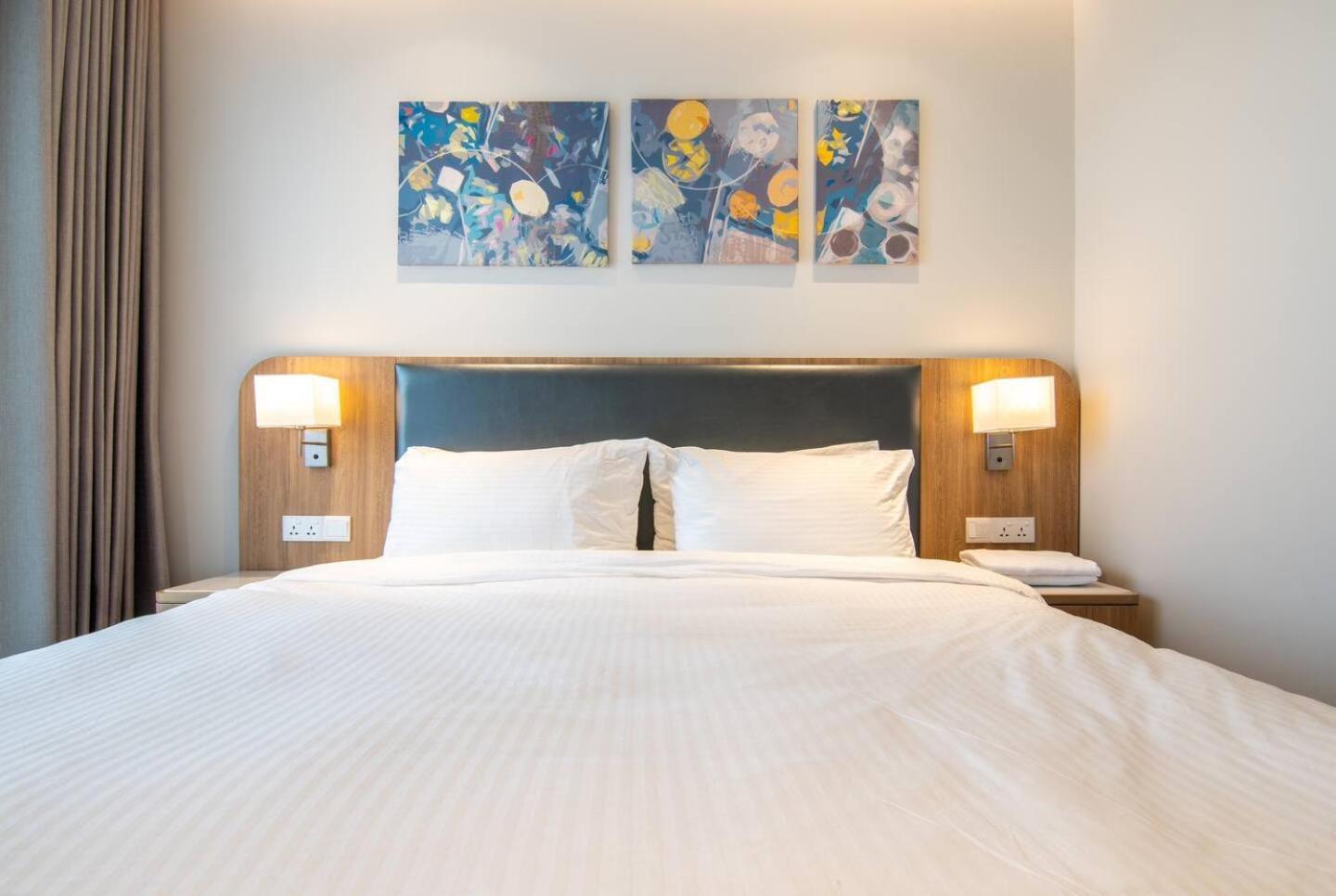 Luxury 2 Or 3br In Dist 1 N Pool, Gym, Airport Pickup Căn hộ TP. Hồ Chí Minh