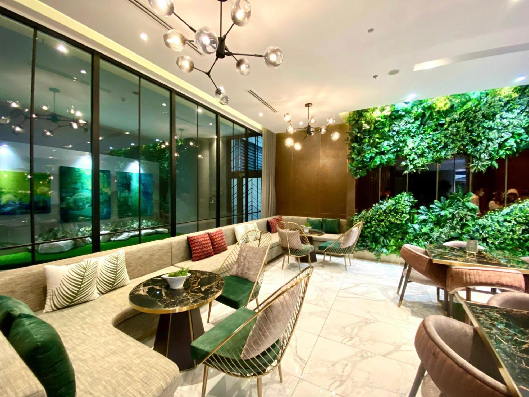 Luxury 2 Or 3br In Dist 1 N Pool, Gym, Airport Pickup Căn hộ *