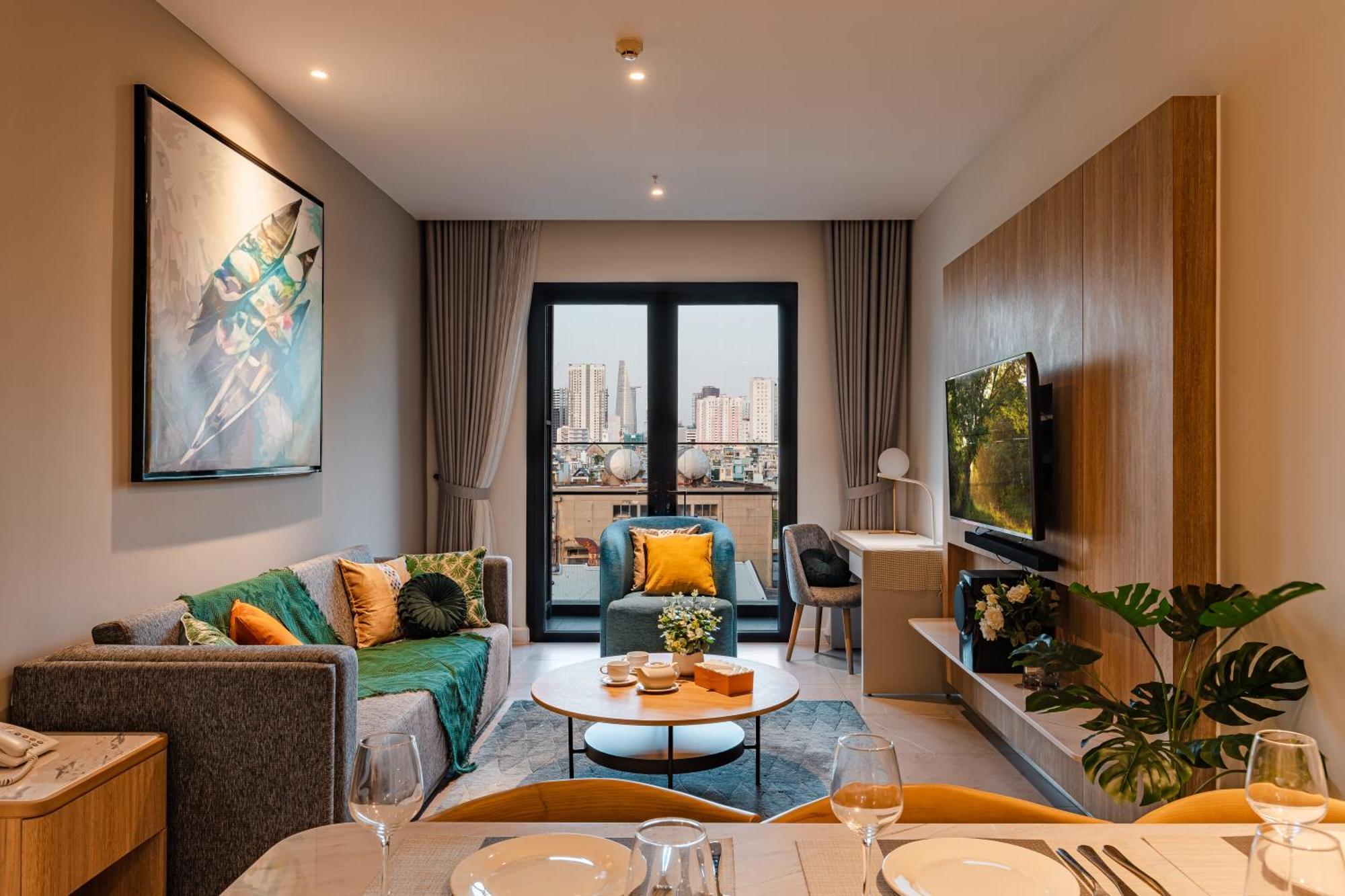 Căn hộ Luxury 2 Or 3br In Dist 1 N Pool, Gym, Airport Pickup TP. Hồ Chí Minh