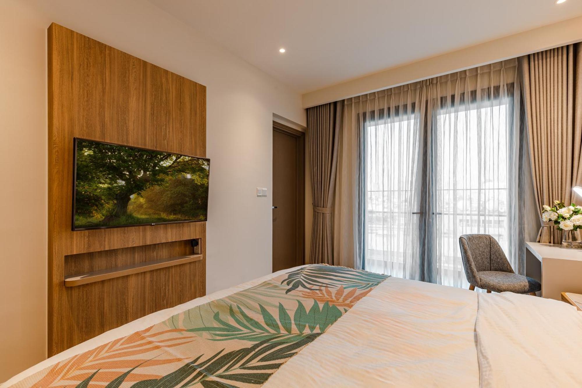 Căn hộ Luxury 2 Or 3br In Dist 1 N Pool, Gym, Airport Pickup